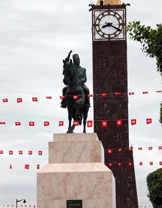 نصب تذكاري للزعيم الحبيب بورقيبة
