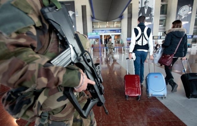 إخلاء مطار نيس الفرنسي