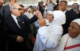 رئيس الجمهورية يواكب انطلاق الرحلة الاولى للحجيج التونسيين