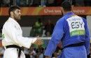 لاعب مصري يرفض مصافحة منافسه الاسرائيلي