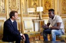 الرئيس الفرنسي يمنح الجنسية لمهاجر مالي غير شرعي أنقذ طفلا ويمنحه وظيفة بفرق النجدة
